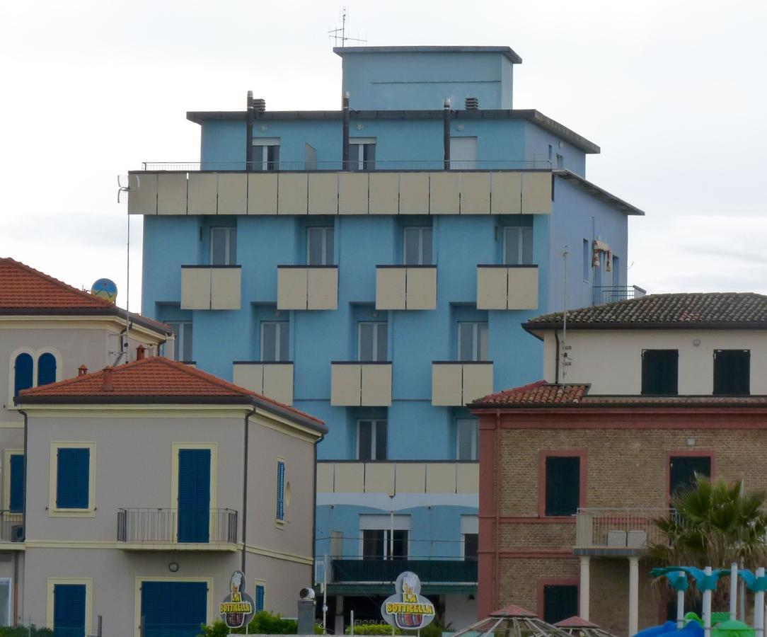 Residence Doral Rimini Buitenkant foto